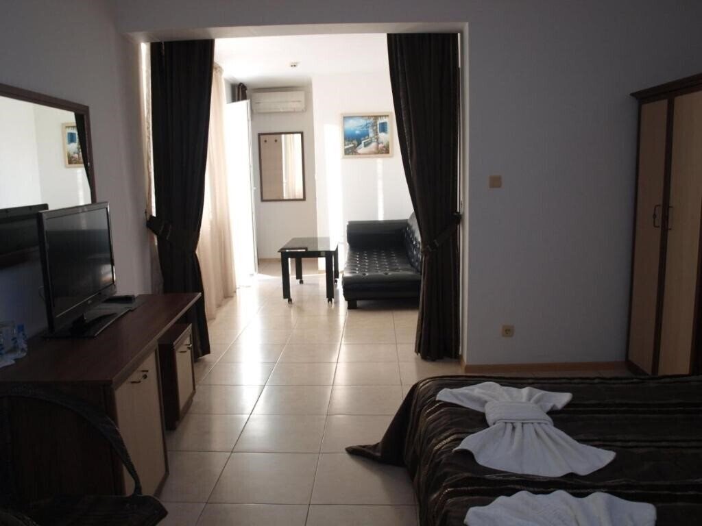 Изображение Korab Renesa 2*
