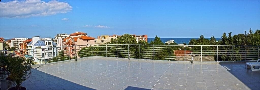 Картинка Korab Renesa 2*
