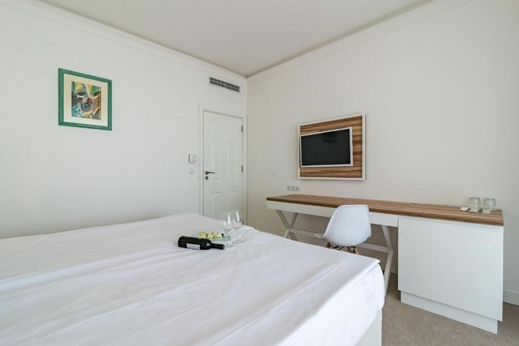 Апартаменти HVD Nympha Hotel 4*