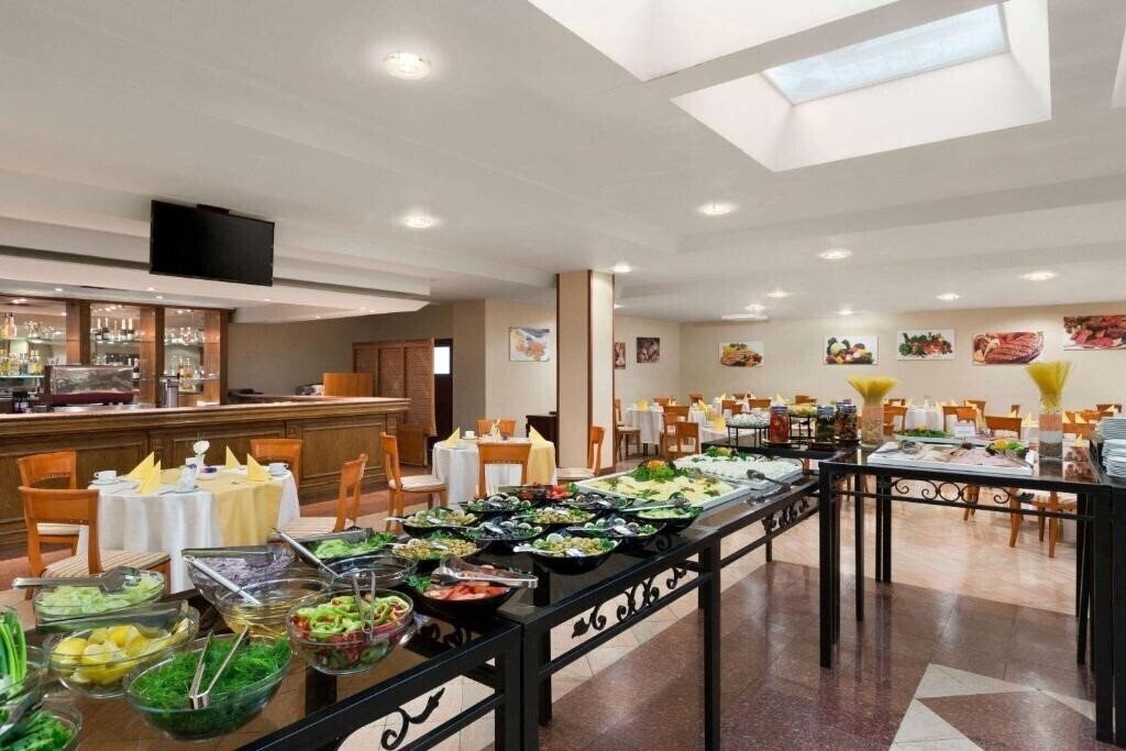 Територія Ramada Sofia 4*