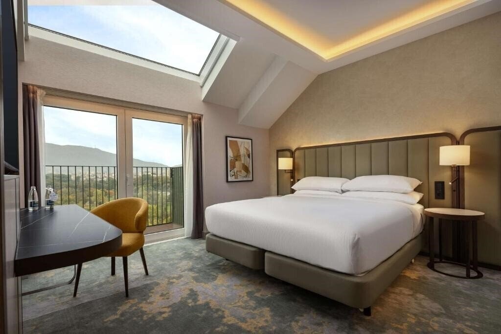 Територія Hilton Sofia 4*