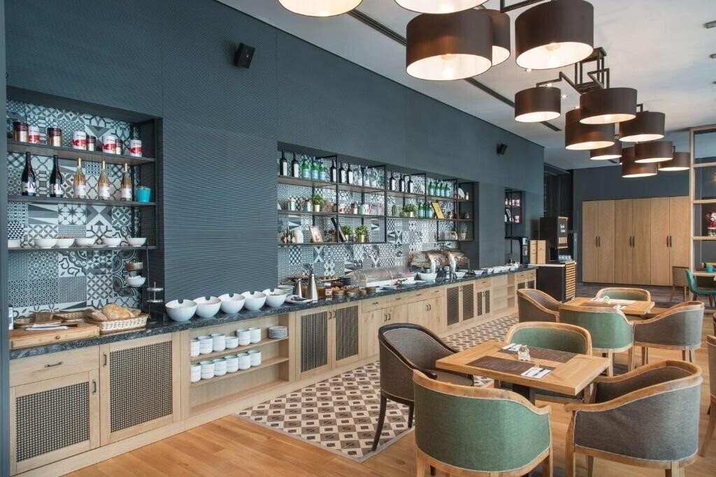 Территория Best Western Hotel Expo 4*