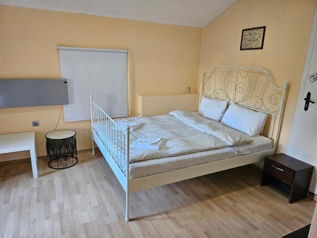 Вид Italian House Sofia 3*