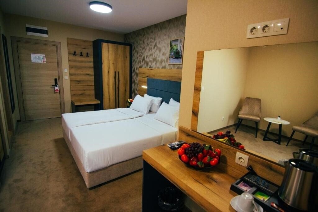 Територія Serdika 3*