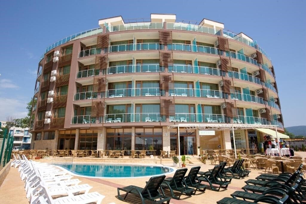 Территория Sea Breeze 3*