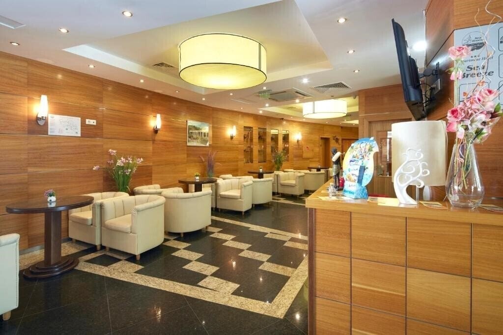 Апартаменты Sea Breeze 3*