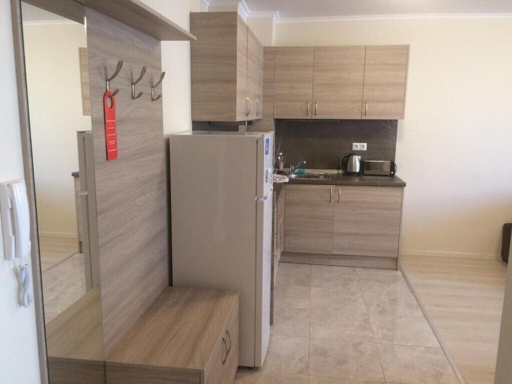 Фото Admiral Plaza Apartments 3*