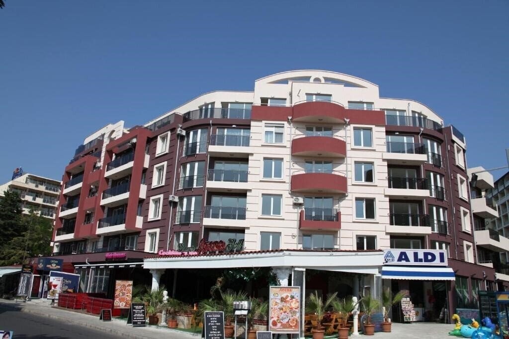 Территория Admiral Plaza Apartments 3*