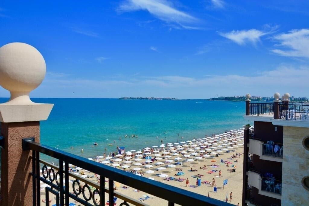 Панорама Golden Rainbow VIP Residence 4*