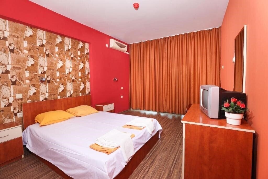 Апартаменти La Piazza 2*