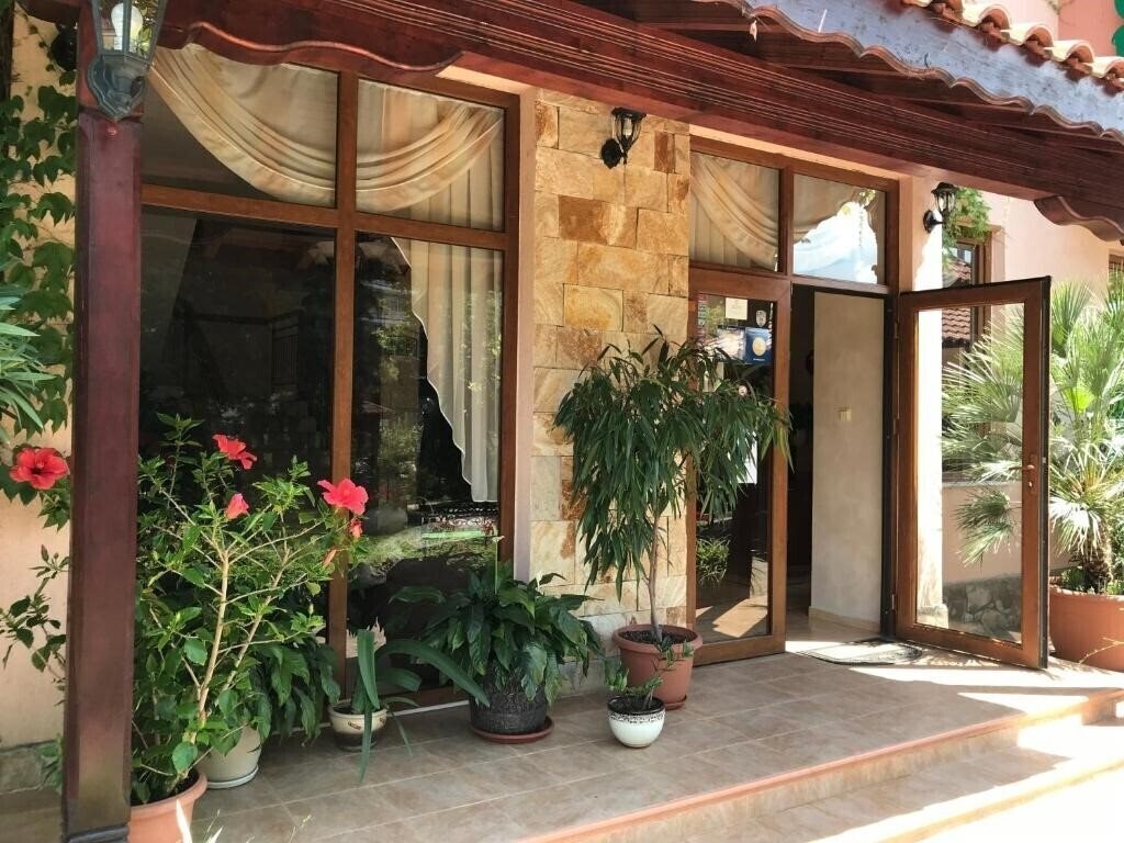 Вид Oleander House & Tennis Club (ex. Oleander House) 3*