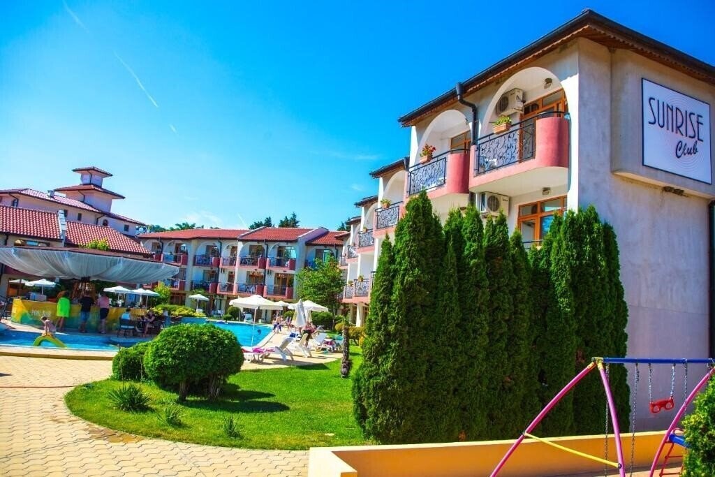 Вид Complex Selena 3*