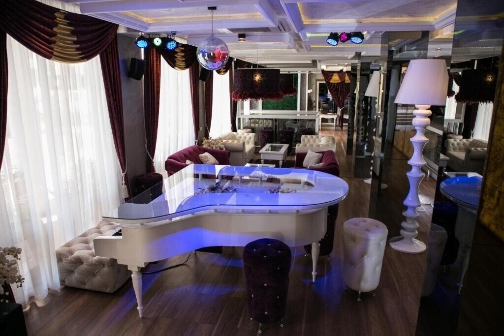 Апартаменты Harmony Palace 4*