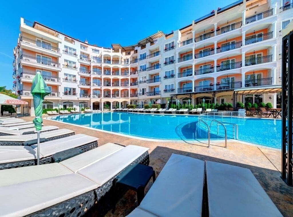 Территория Avenue Deluxe Apart Hotel 4*