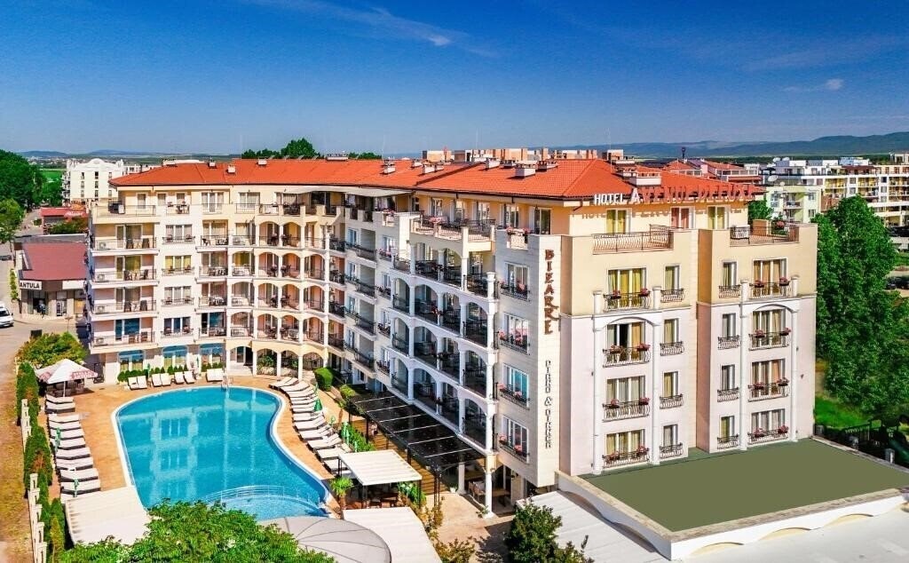 Панорама Avenue Deluxe Apart Hotel 4*