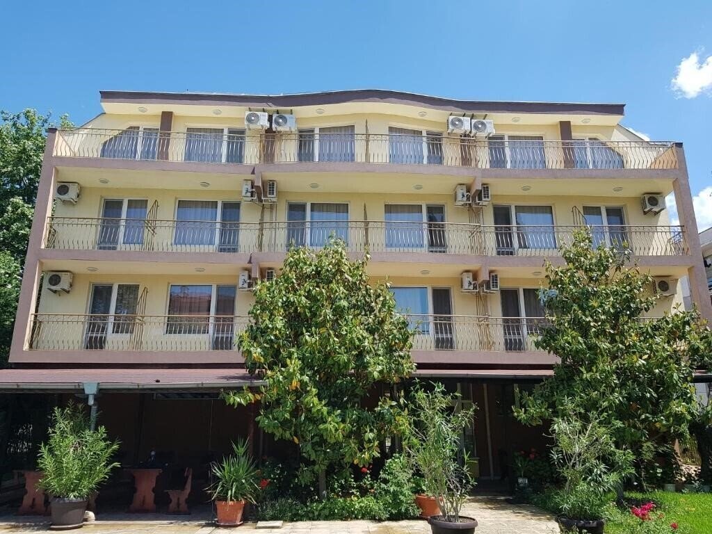 Территория Magnolia Sunny Beach 2*