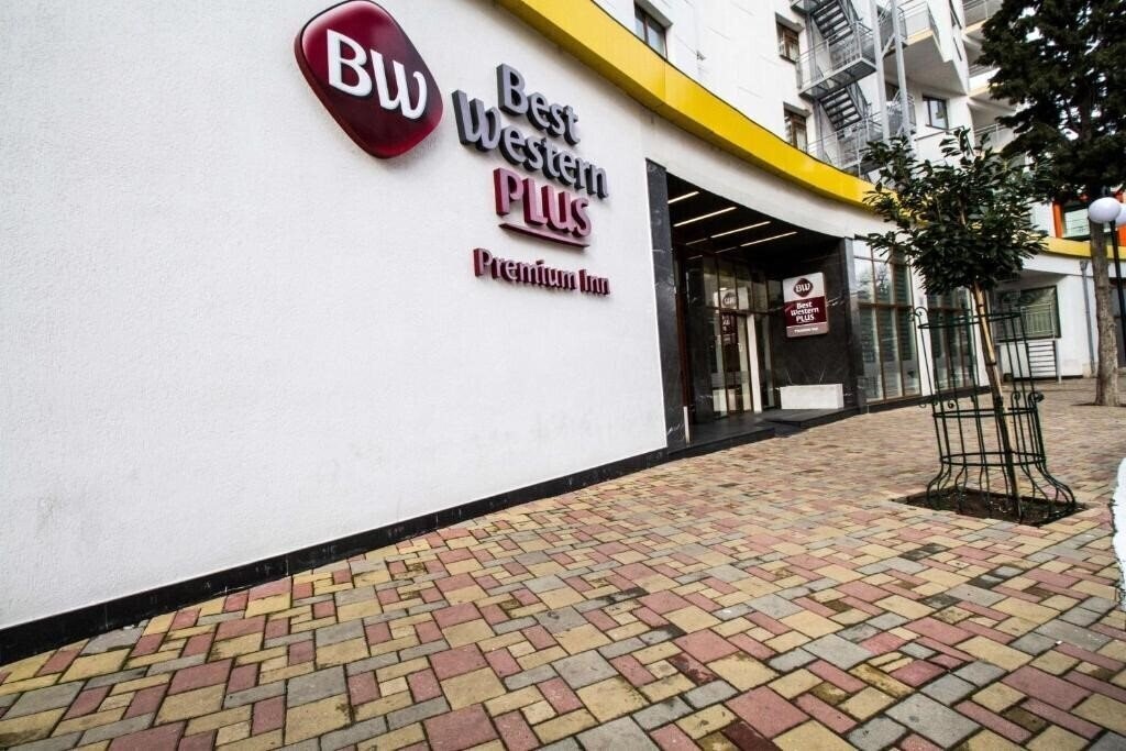 Вид Best Western Plus Premium Inn 4*