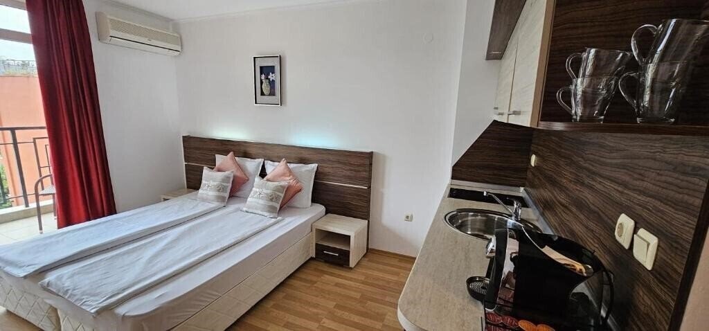 Територія Aphrodite Complexes Aphrodite 2 (ex. Afrodita II Apart Complex) 3*