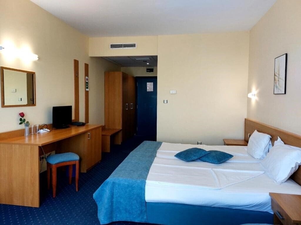 Апартаменты Aquamarine Hotel (ex. Aquamarine Sunny Beach) 4*