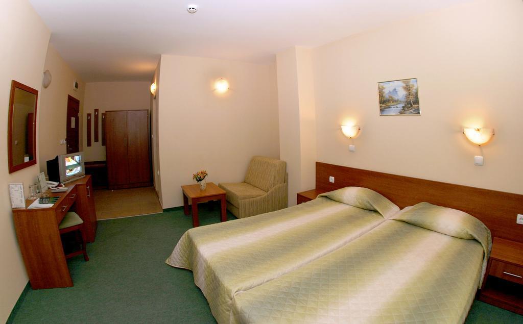 Панорама L & B (ex. L&b) 3*