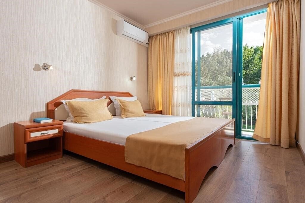 Территория Zefir 3*