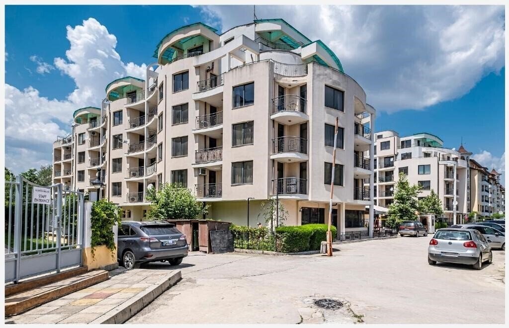 Вид Avalon Apartments 3*