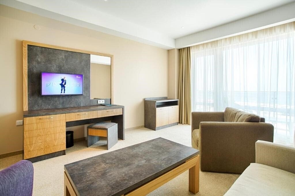 Апартаменты DIT Evrika Beach Club Hotel 4*