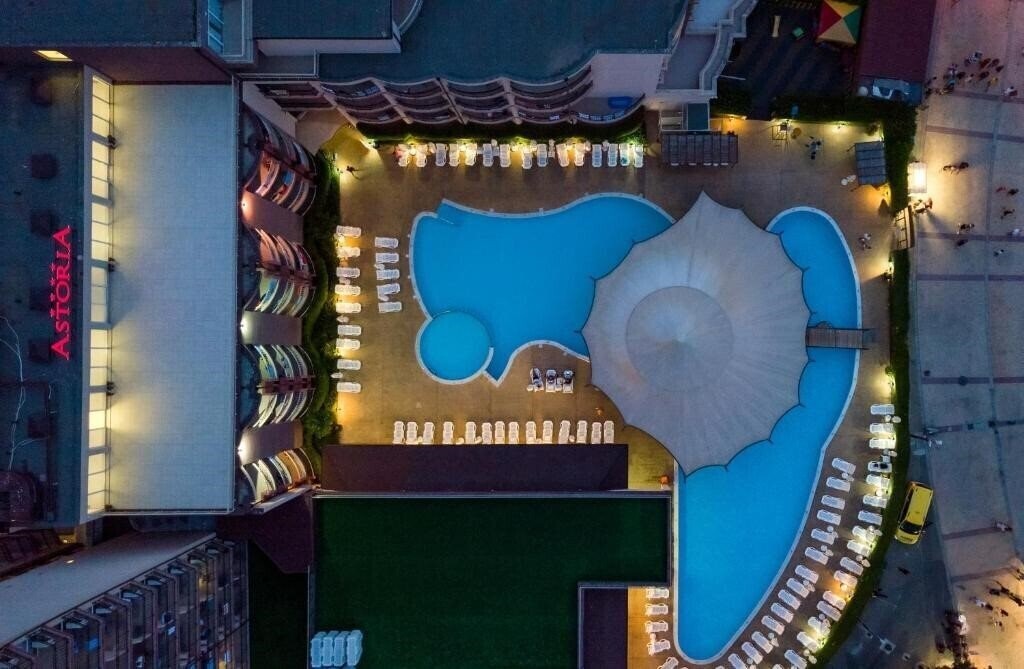 Территория MPM Hotel Astoria 4*