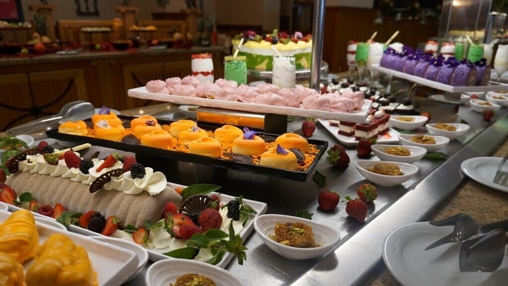 Фото Dit Majestic Beach Resort 4*