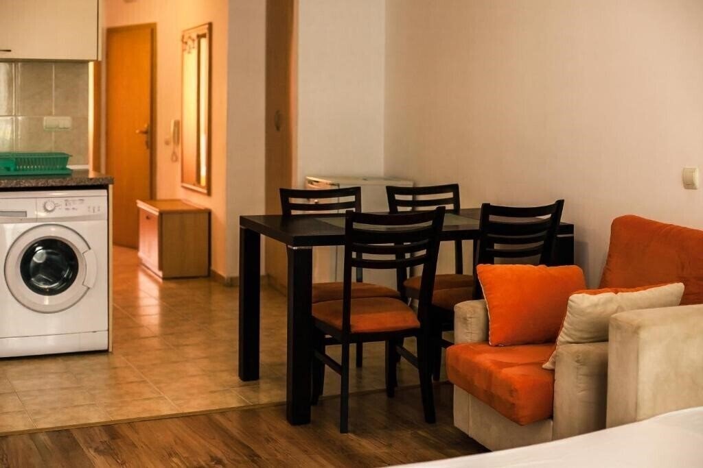 Изображение Sunny Holiday Apartments (ex. Sunny Holiday Apart, Sunny Holiday) 3*