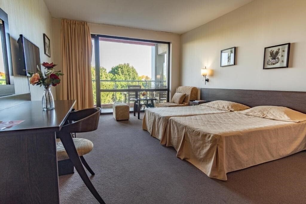 Отель Flamingo Hotel Sunny Beach 4*