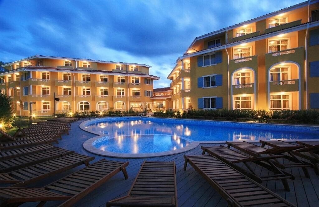Отель Blue Orange Beach Resort 3*