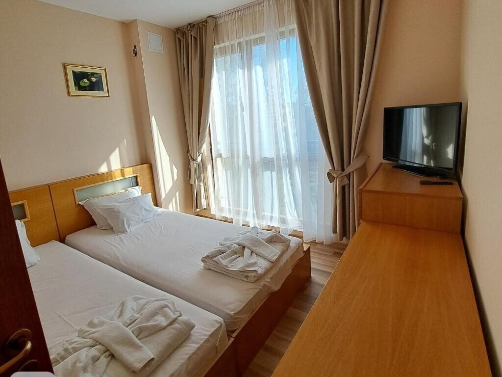 Вид Aparthotel Seasons 3*