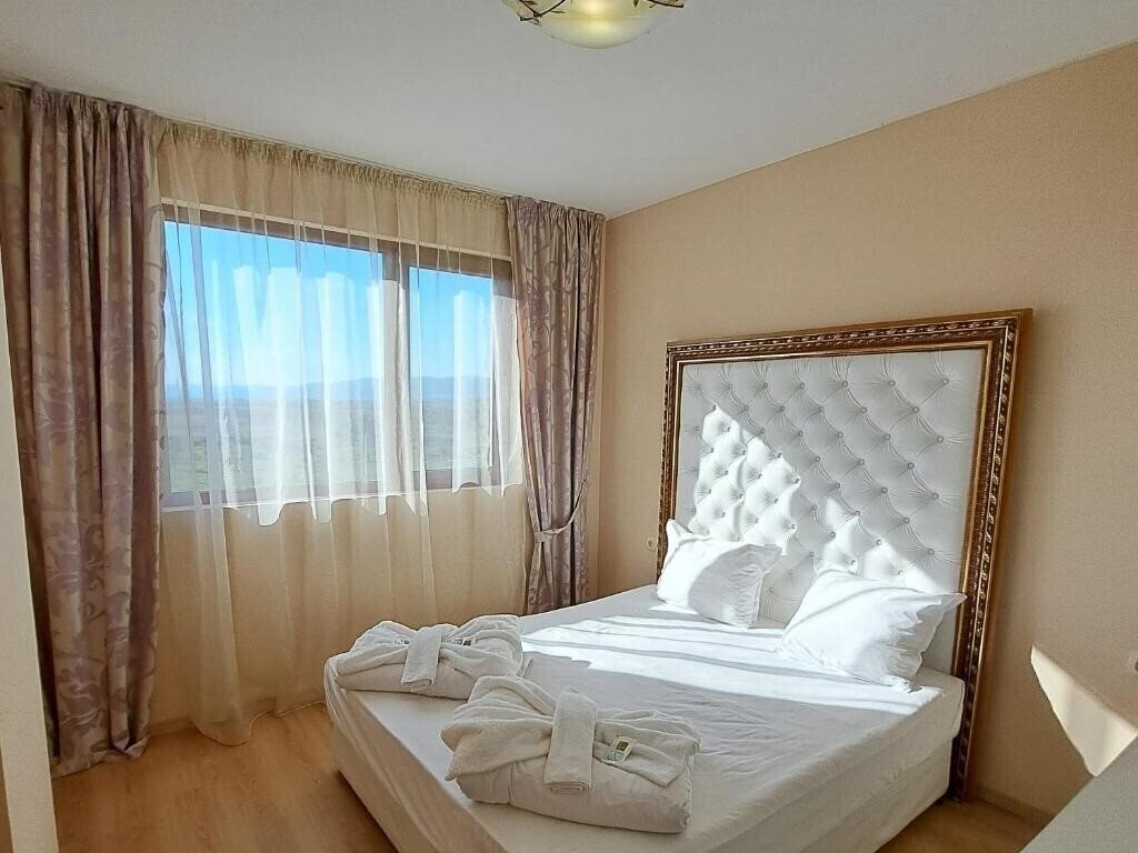 Апартаменты Aparthotel Seasons 3*