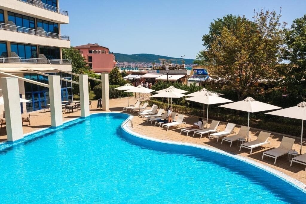 Территория Four Points by Sheraton Sunny Beach (ex. Four Points by Sheraton) 4*