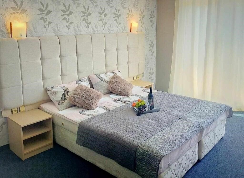 Отель Sunrise Studio Grenada 4*