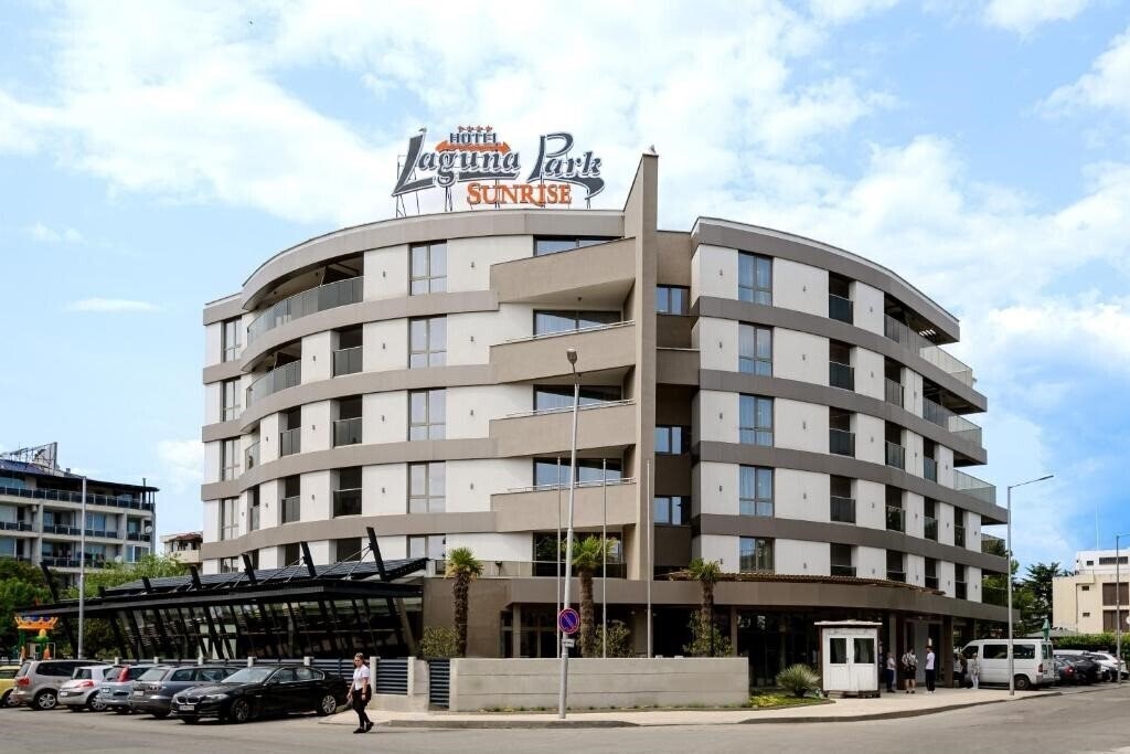 Готель Laguna Park Sunrise 4*