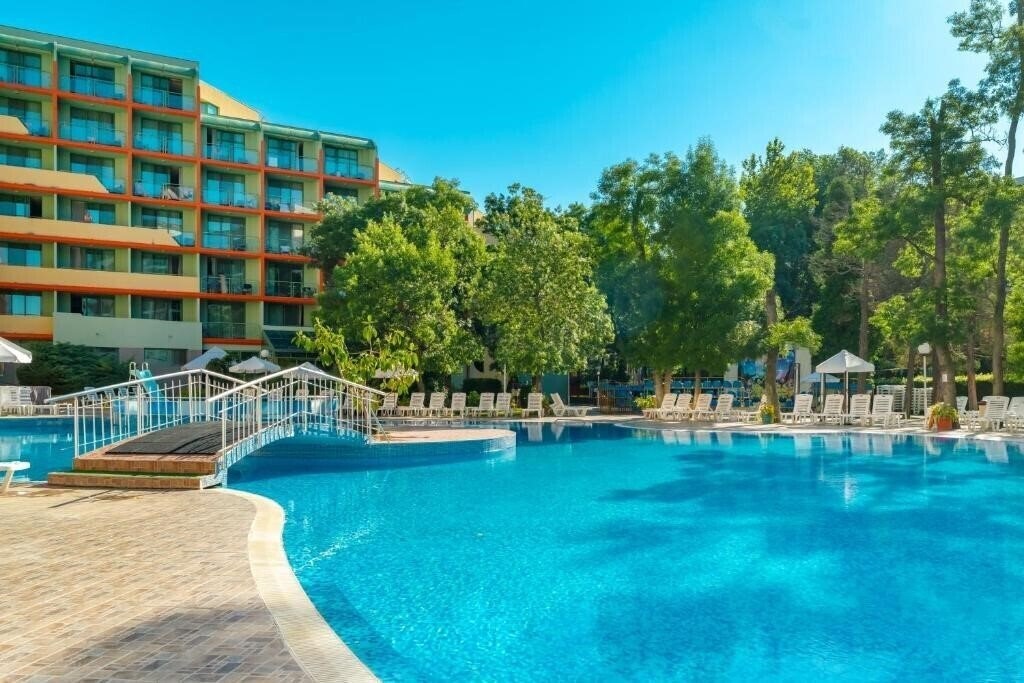 Территория MPM Hotel Kalina Garden 4*