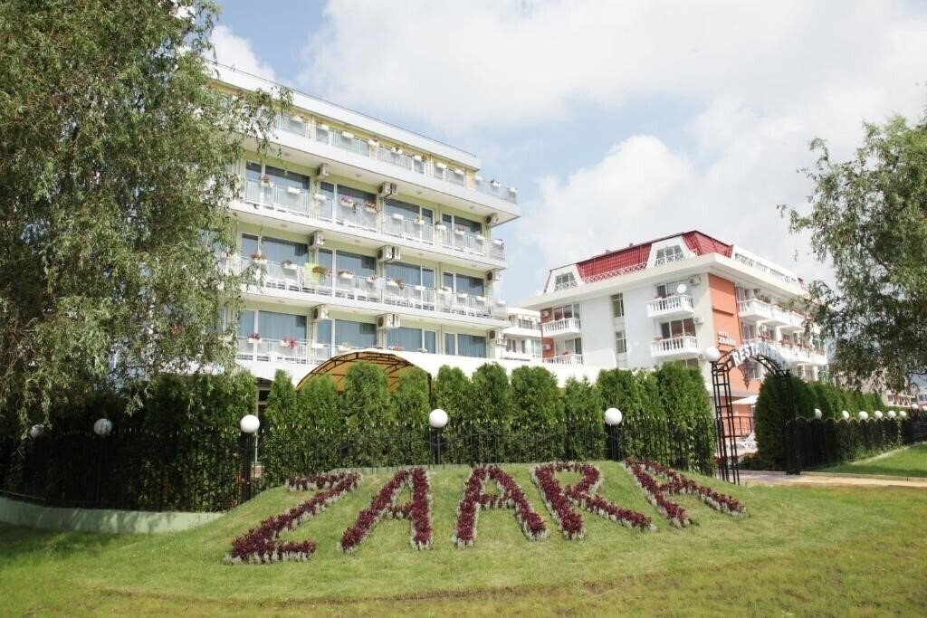 Апартаменти Zaara 3*