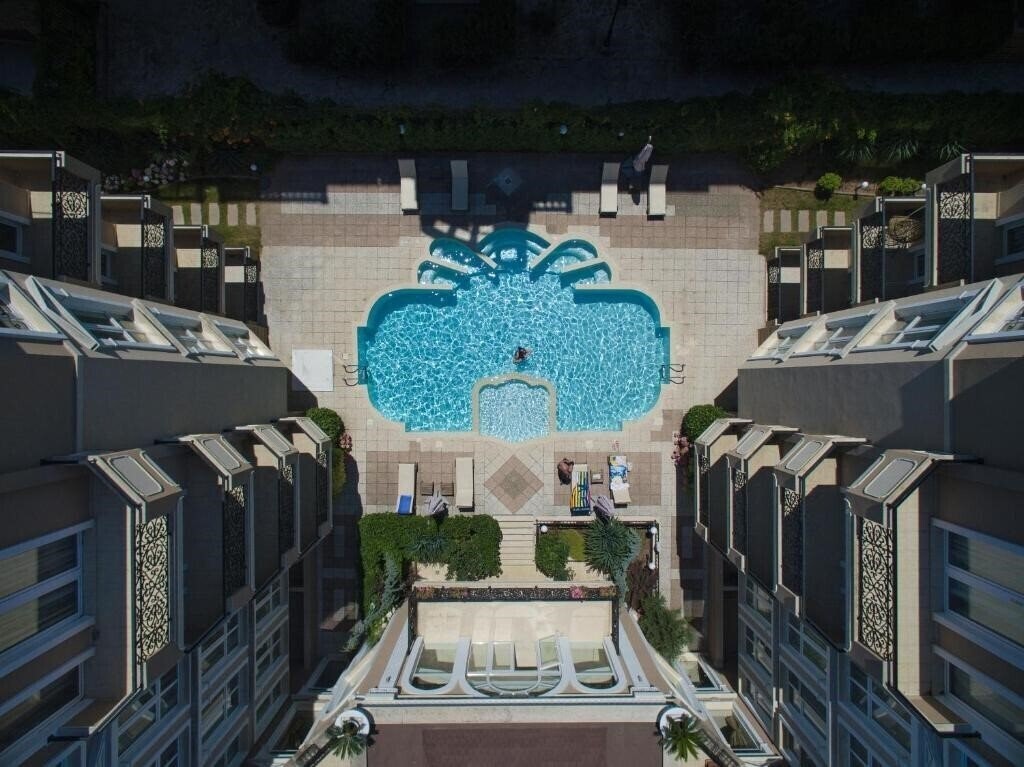Апартаменты Dawn Park Deluxe Apart  Hotel 3*