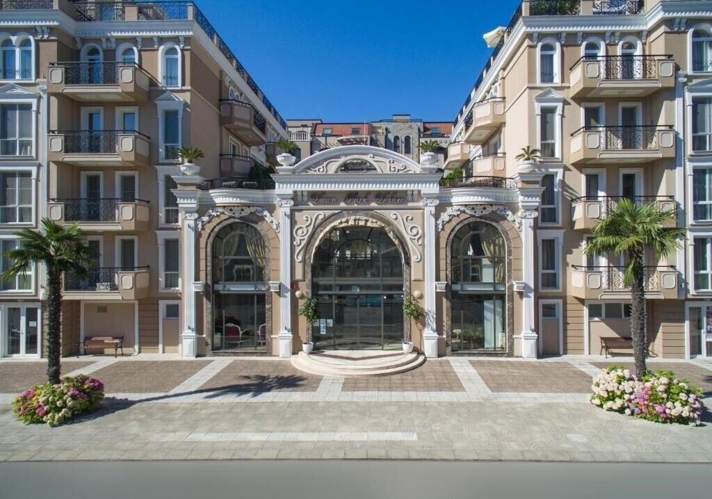 Територія Dawn Park Deluxe Apart  Hotel 3*