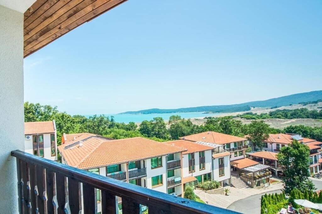 Вид Arkutino Family Resort 4*
