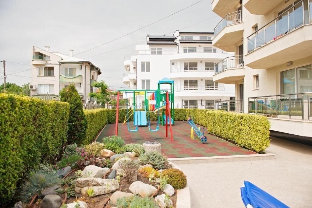 Вид Adena Family Hotel 3*