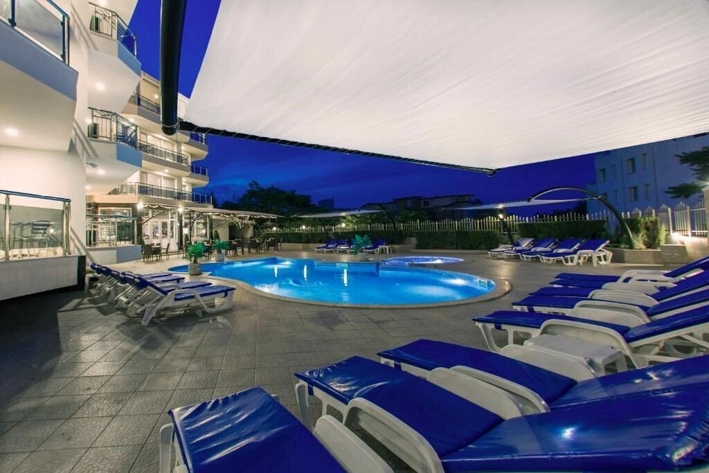 Панорама Adena Family Hotel 3*