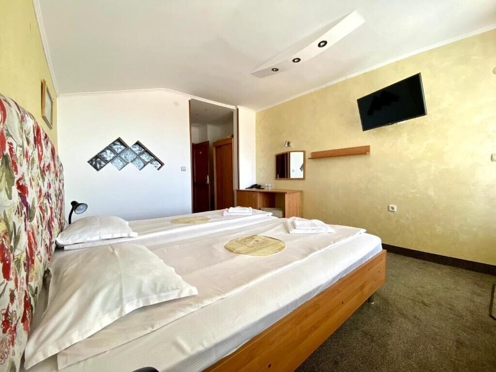 Территория Golden Fish Family Hotel (ex. Golden Fish, Villa Golden Fish) 3*