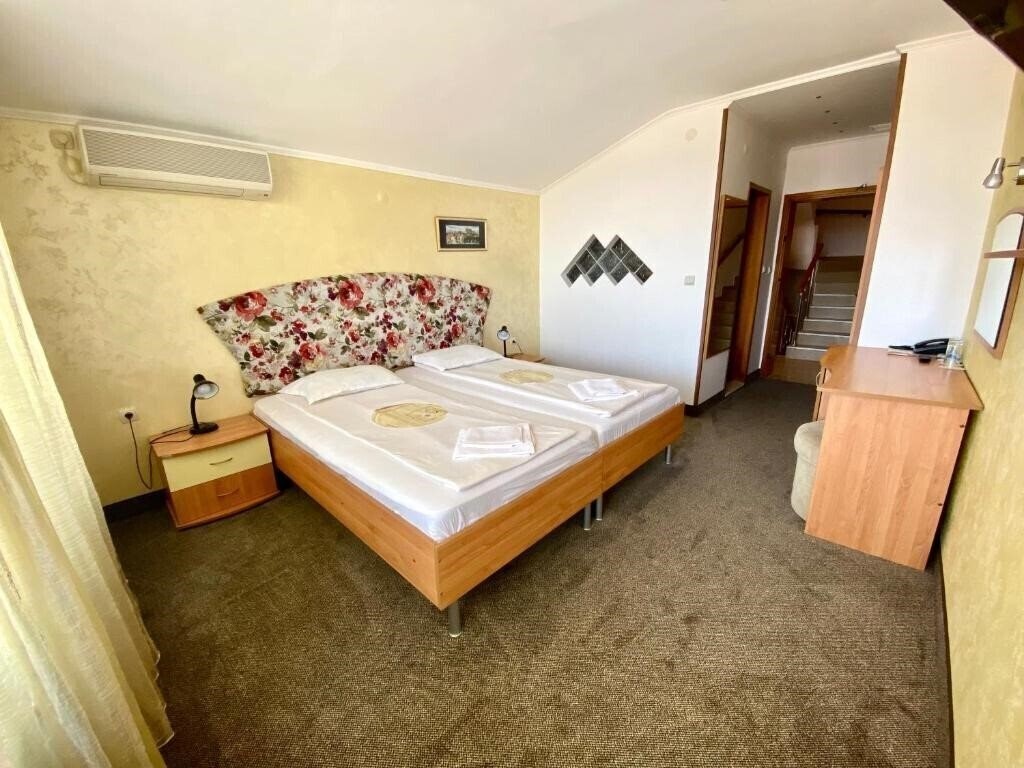 Апартаменты Golden Fish Family Hotel (ex. Golden Fish, Villa Golden Fish) 3*