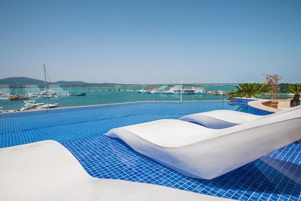 Территория Blu Bay Hotel Sozopol (ex. Blu Bay Design Hotel, Blue Bay Sozopol) 5*
