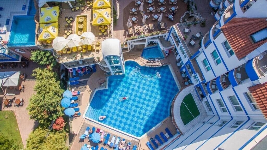Территория Villa List 4*