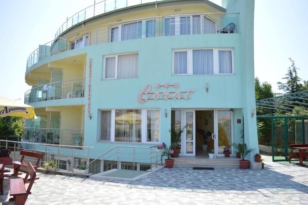 Фото Family Hotel Coral (ex. Coral) 3*