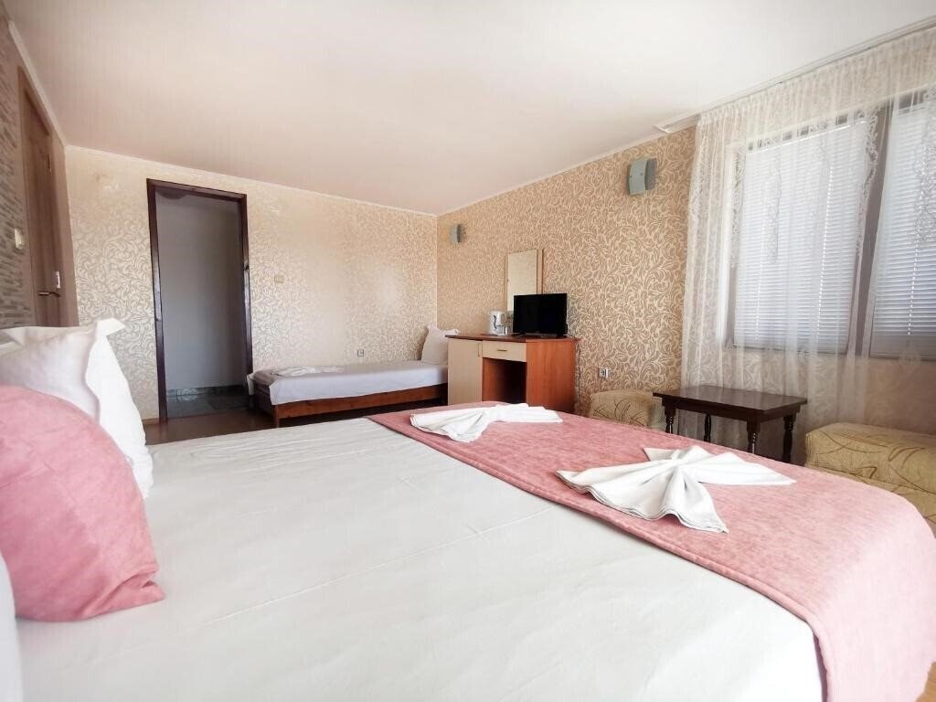 Панорама Villa Mirage 3*